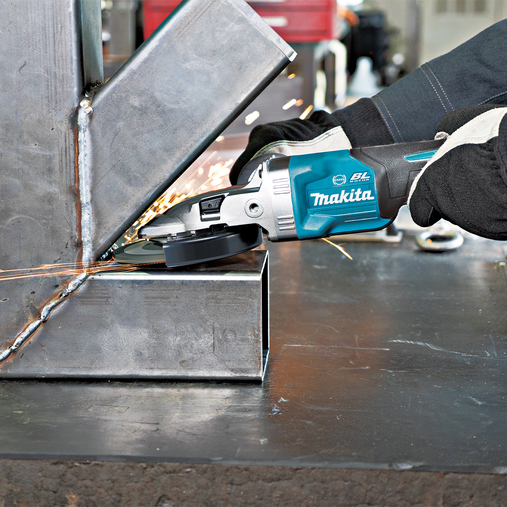 Flat-Head Angle Grinder XGT | GA056GZ